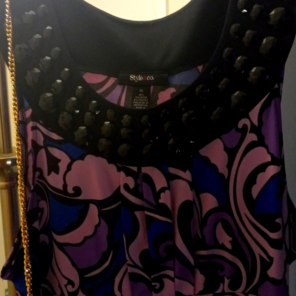 Style&Co. Dress Round neck with black stone. Colors lavender, blue, purple print